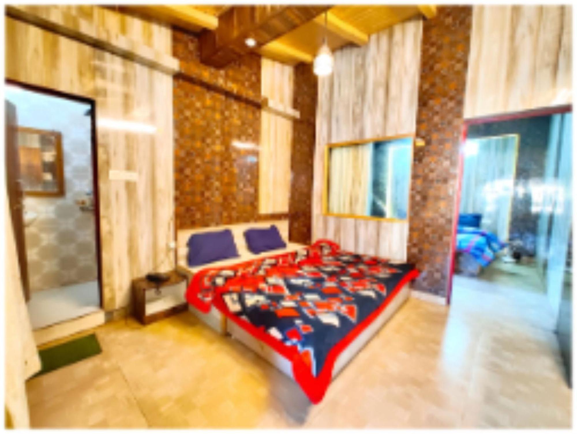 Suntej Plaza Near Naini - Wifi - In With Excellent Hospitality Hotel 3*