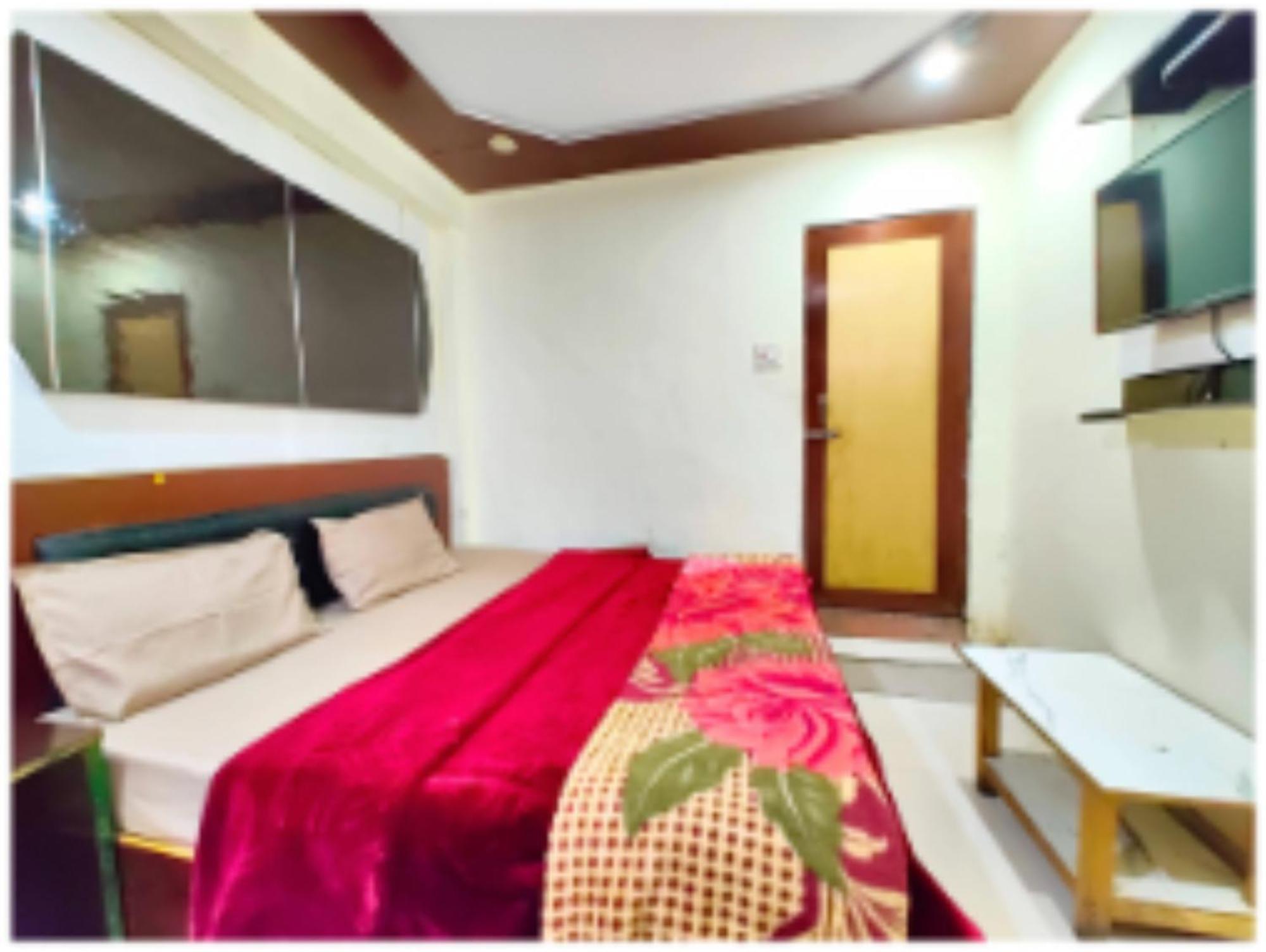 Hotel Suntej Plaza Near Naini - Wifi - In With Excellent Hospitality