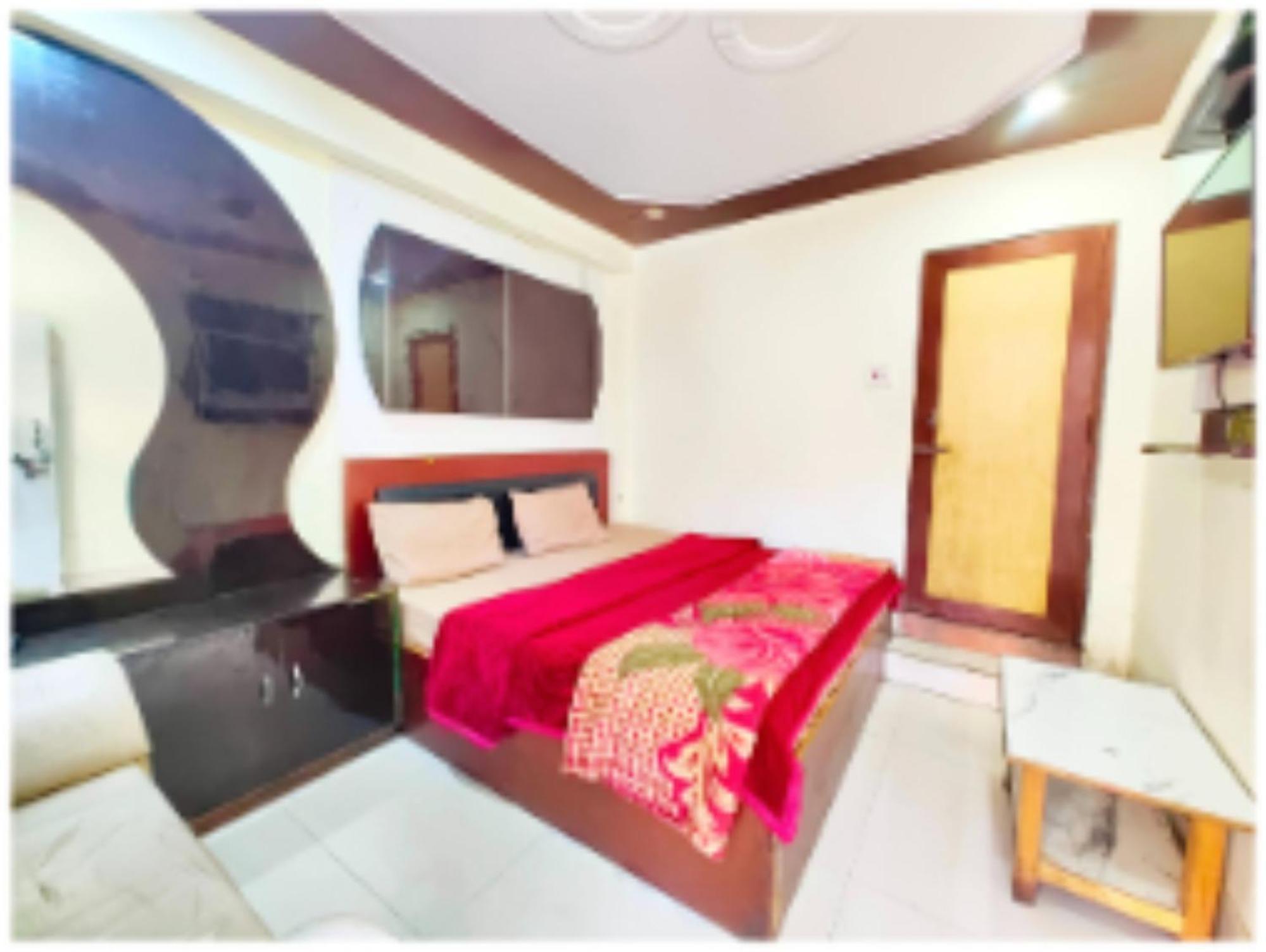Suntej Plaza Near Naini - Wifi - In With Excellent Hospitality Nainital